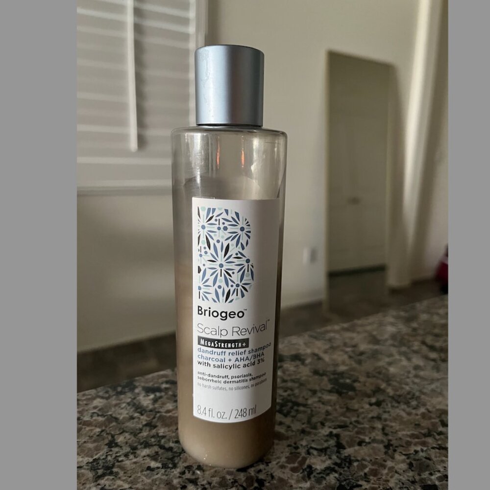 Briogeo Scalp Revival Dandruff Relief Charcoal Shampoo/AHA/BHA/salicylic acid 3%